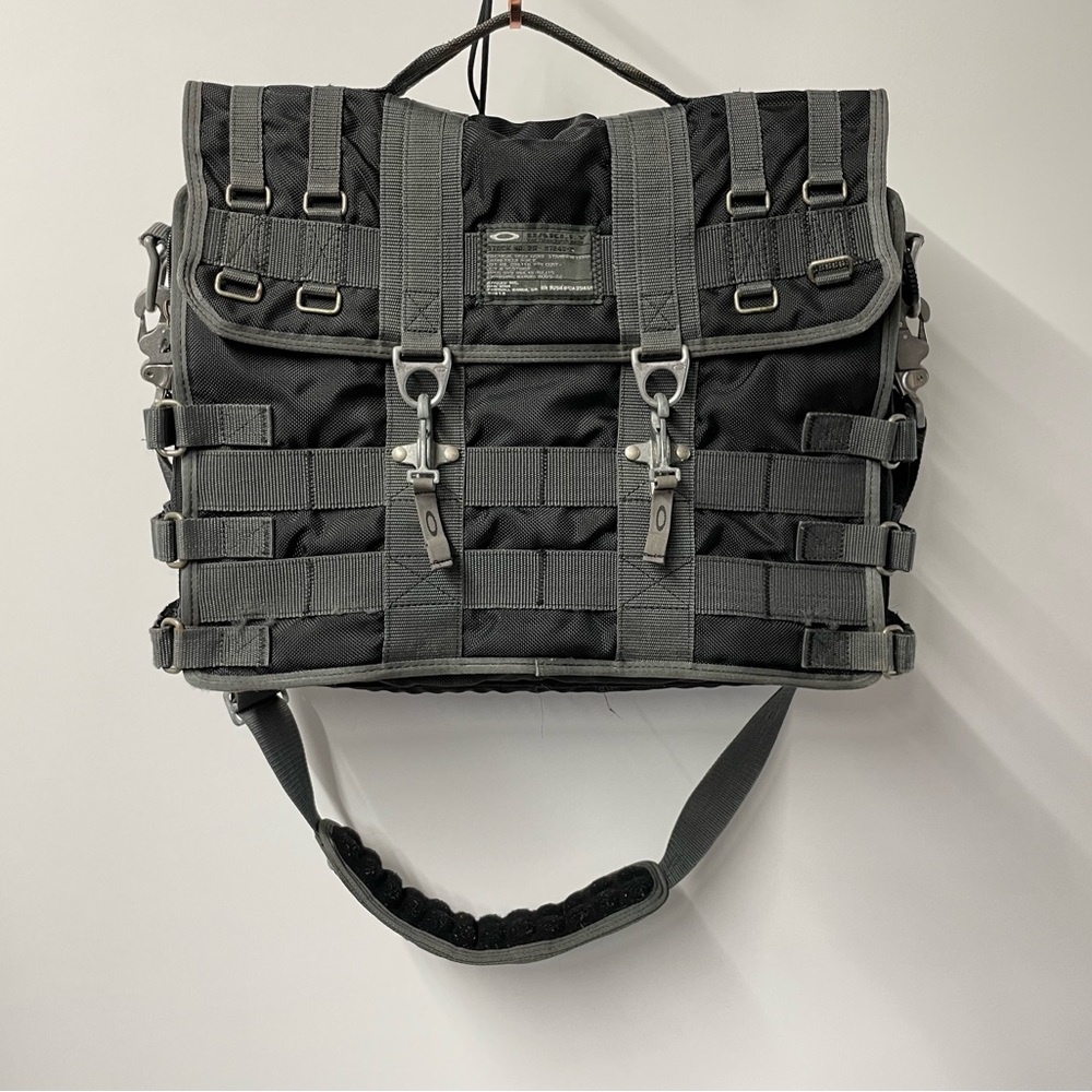 Oakley Tactical Field Gear Ap Bag Si Briefcase Laptop Messenger Day Bag